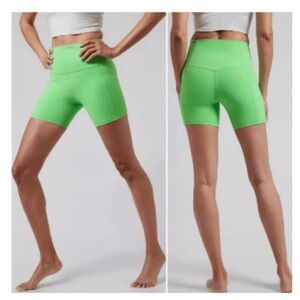 Athleta | Salutation Stash Pocket II Short 5”